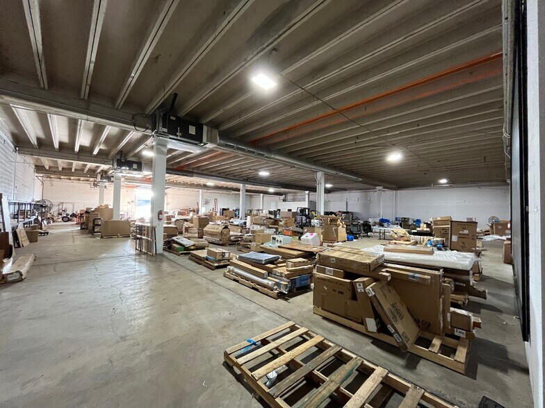 More Photos Of 4312 Willow Springs Rd, Austin Unknown For Lease