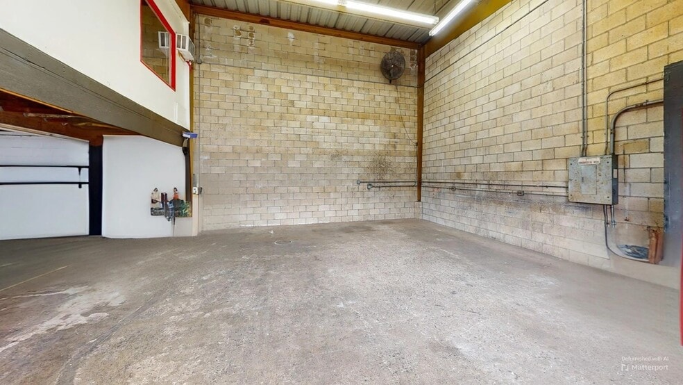 More Photos Of 99-1135 Iwaena St, Aiea Industrial For Sale