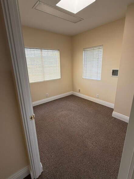 More Photos Of 1500 E Katella Ave, Orange Medical For Lease