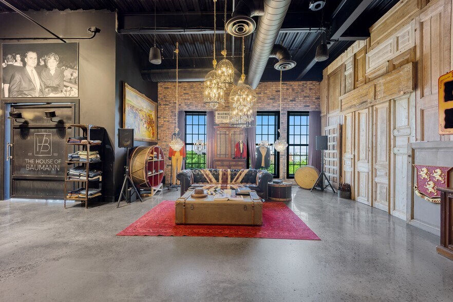 More Photos Of 4900 Arapaho Rd, Addison Office For Sale