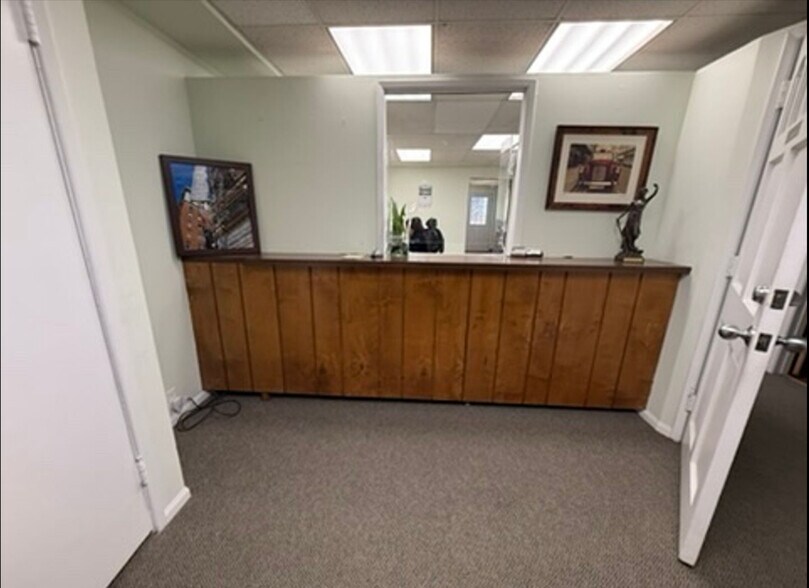 More Photos Of 13624 San Antonio Dr, Norwalk Office For Lease
