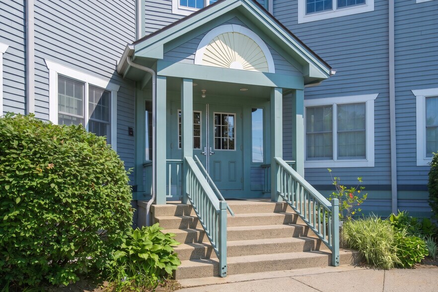 More Photos Of 320 Phillips St, North Kingstown Medical For Sale