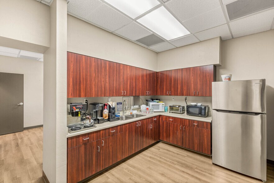 More Photos Of 2601 N Tenaya Way, Las Vegas Office For Sale
