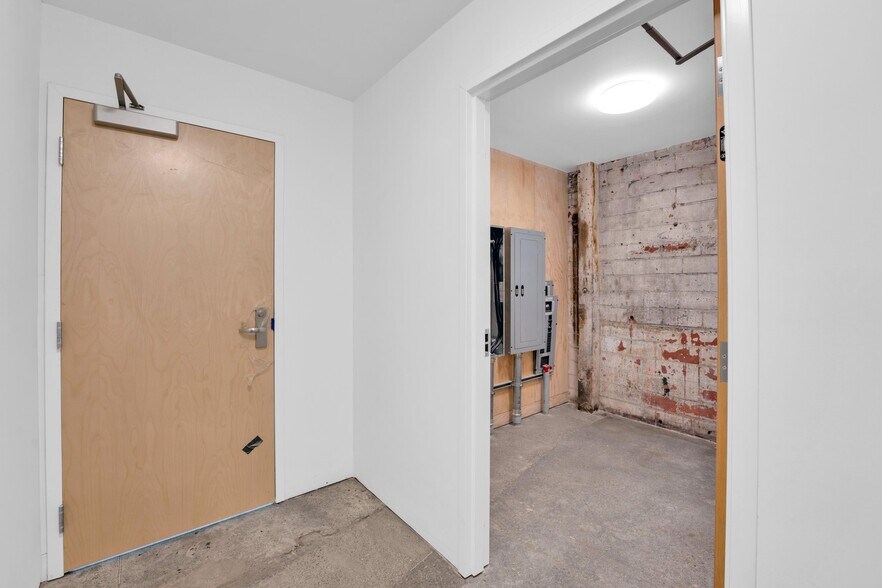 More Photos Of 2508-2510 Telegraph Ave, Oakland Storefront For Lease