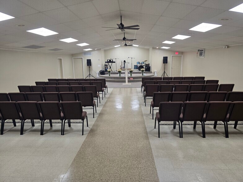 More Photos Of 2024 N Maplewood Ave, Tulsa Religious Facility For Sale