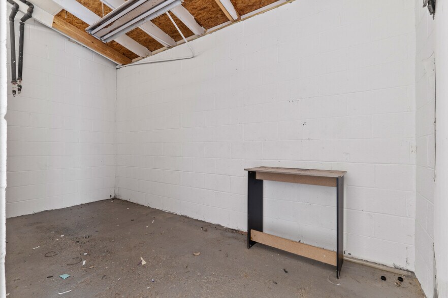 More Photos Of 25 Word St, Fairburn Warehouse For Sale