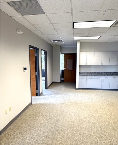 More Photos Of 2404 Park Dr, Harrisburg Office For Sale