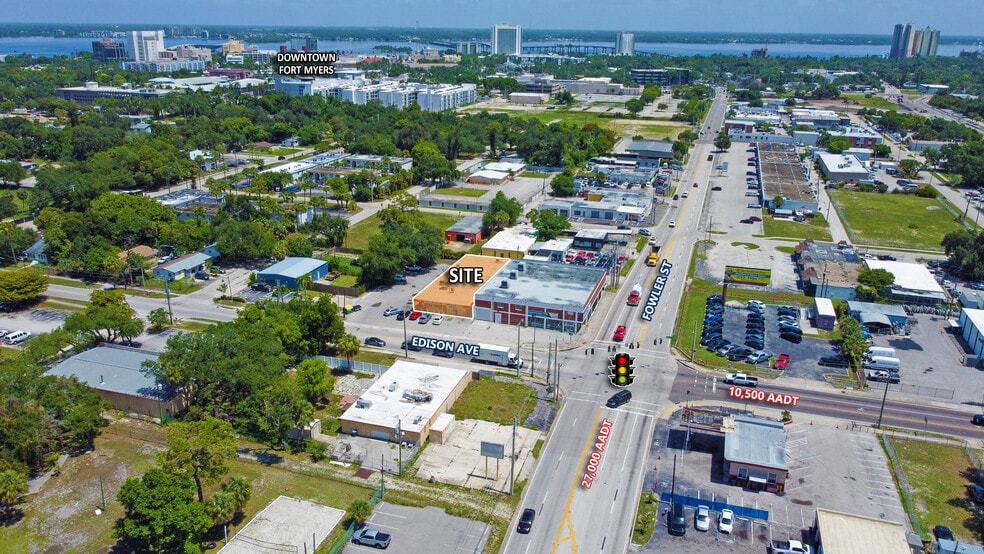 More Photos Of 2467-2469 Edison Ave, Fort Myers General Retail For Sale