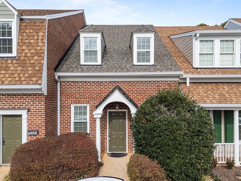 More Photos Of 124-134 Wind Chime Ct, Raleigh Office For Lease