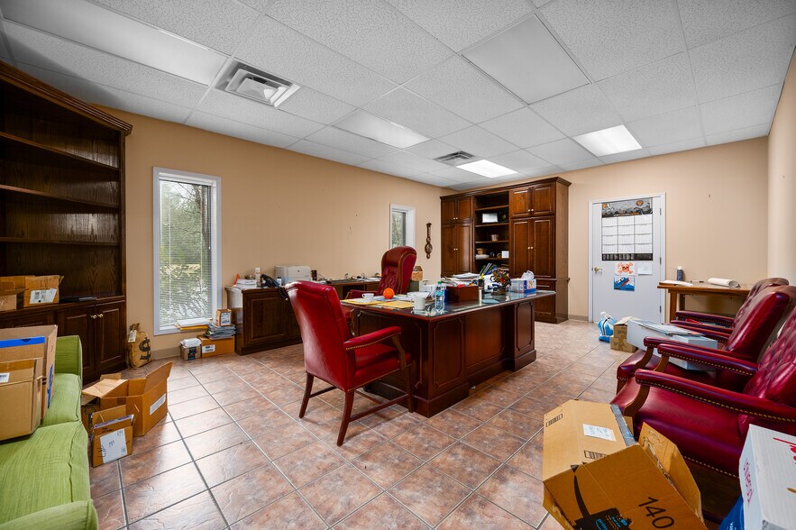 More Photos Of 12334 US-165, Glenmora Office For Sale