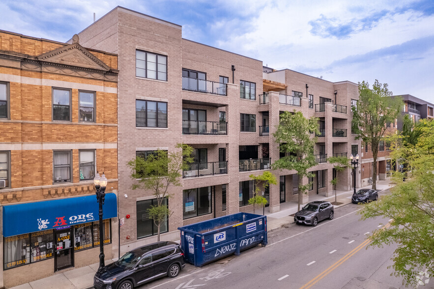 Primary Photo Of 4537 N Clark St, Chicago Apartments For Sale