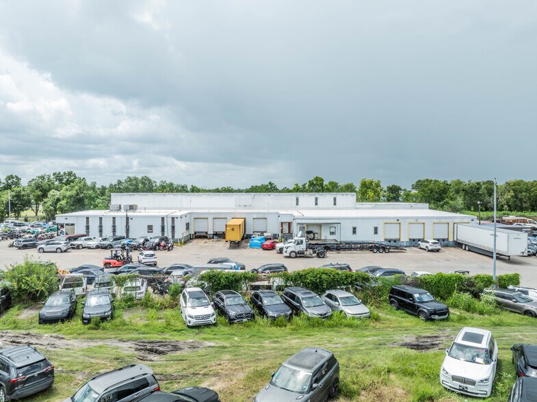 More Photos Of 9122 Telephone Rd, Houston Warehouse For Sale