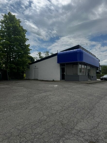More Photos Of 1048 Route 9W, Fort Montgomery Storefront For Sale