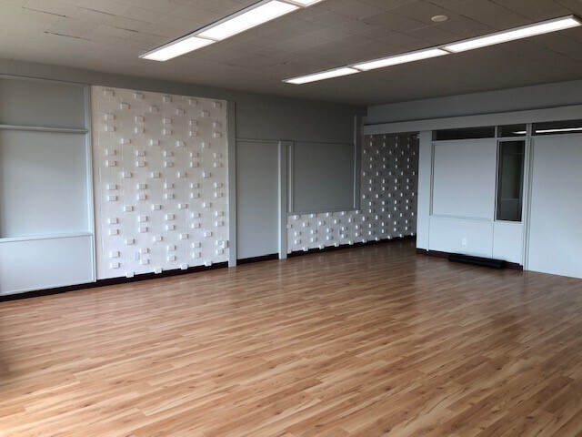 More Photos Of 1900 W 7th Ave, Eugene Storefront Retail Office For Lease