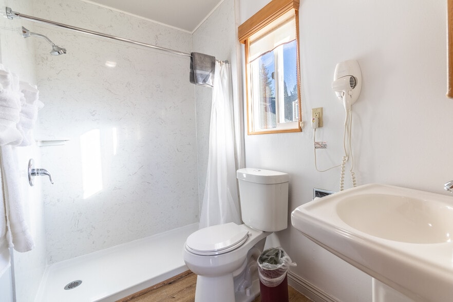 More Photos Of 39756 Big Bear Blvd, Big Bear Lake Hotel For Sale
