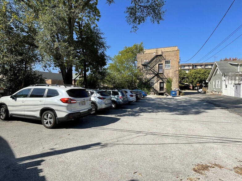 More Photos Of 4949 Forest Ave, Downers Grove Office For Lease