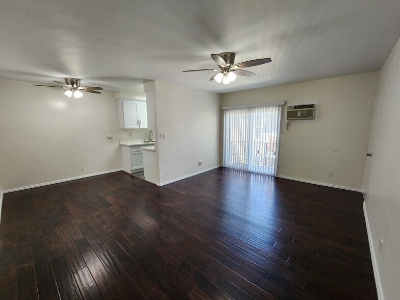 More Photos Of 423 N Harvard Blvd, Los Angeles Apartments For Sale