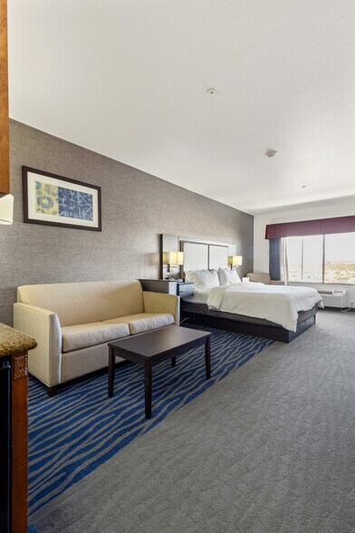 More Photos Of 2700 Lenwood Rd, Barstow Hotel For Sale