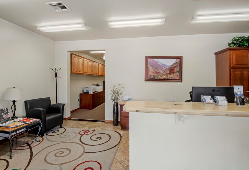 More Photos Of 809 W Riordan Rd, Flagstaff Office Residential For Lease