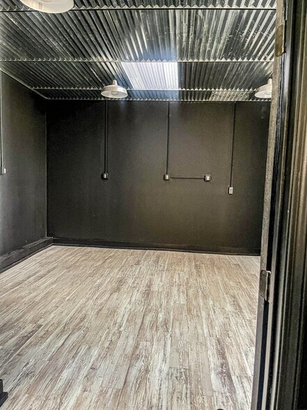 More Photos Of 1919 S 12th St, Saint Louis Storefront For Sale