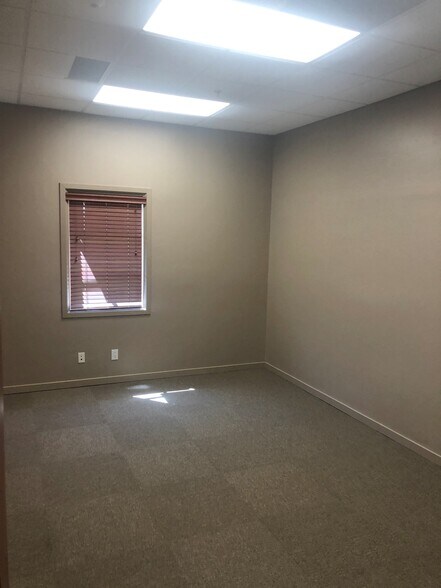 More Photos Of 3075 N Swan Rd, Tucson Coworking Space
