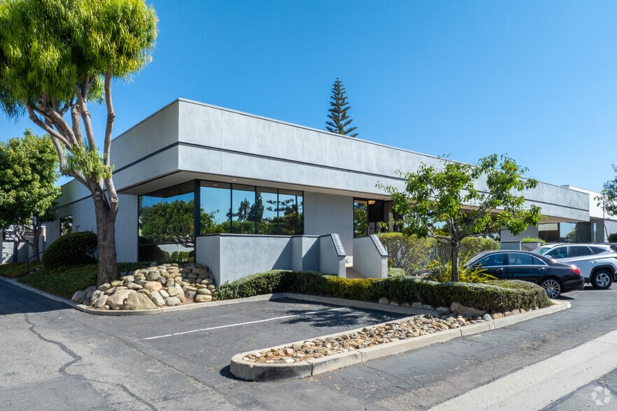 More Photos Of 2387 Portola Rd, Ventura Research And Development For Lease