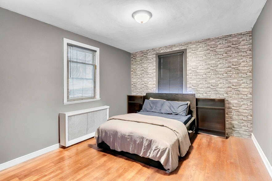 More Photos Of 478 Fabyan Pl, Newark Apartments For Sale