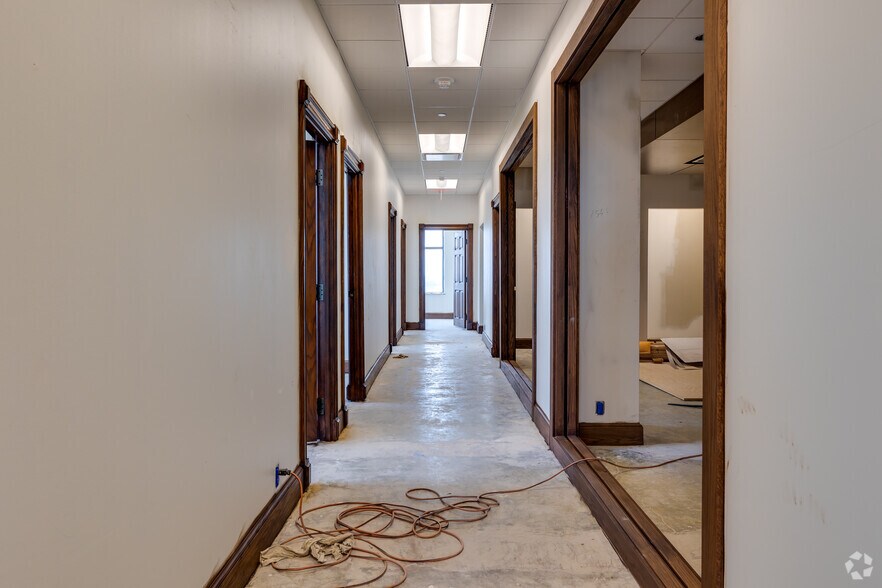 More Photos Of 401 S Boston Ave, Tulsa Office For Lease