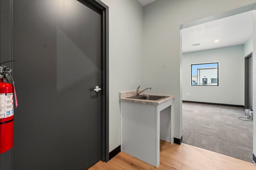 More Photos Of 25330 Aldine Westfield Rd, Spring Warehouse For Lease