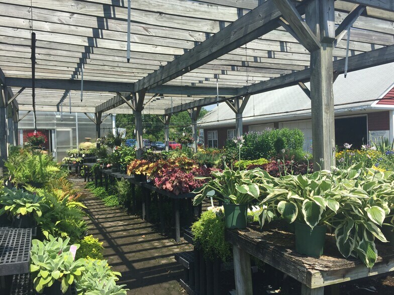 More Photos Of 434 Oakshade Rd, Shamong Garden Center For Sale