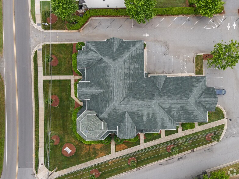 More Photos Of 21000 Torrence Chapel Rd, Cornelius Office Residential For Lease