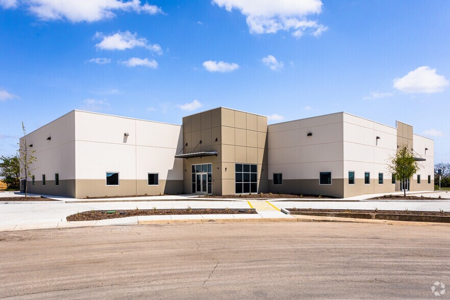 Primary Photo Of 176 Enterprise Pkwy, Boerne Unknown For Lease