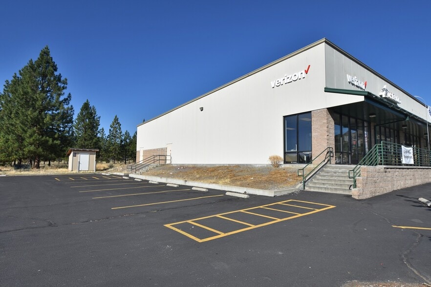 More Photos Of 1940 Fort Jones Rd, Yreka Freestanding For Lease