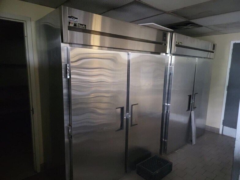 More Photos Of 1440 E 99th St, Brooklyn Medical For Sale