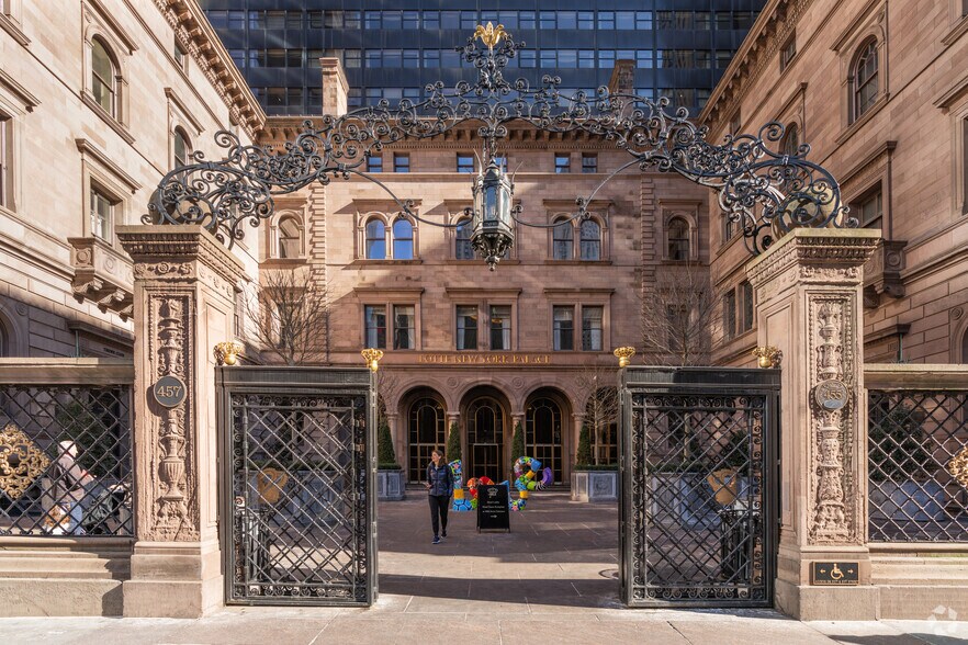 More Photos Of 455 Madison Ave, New York Hotel For Lease