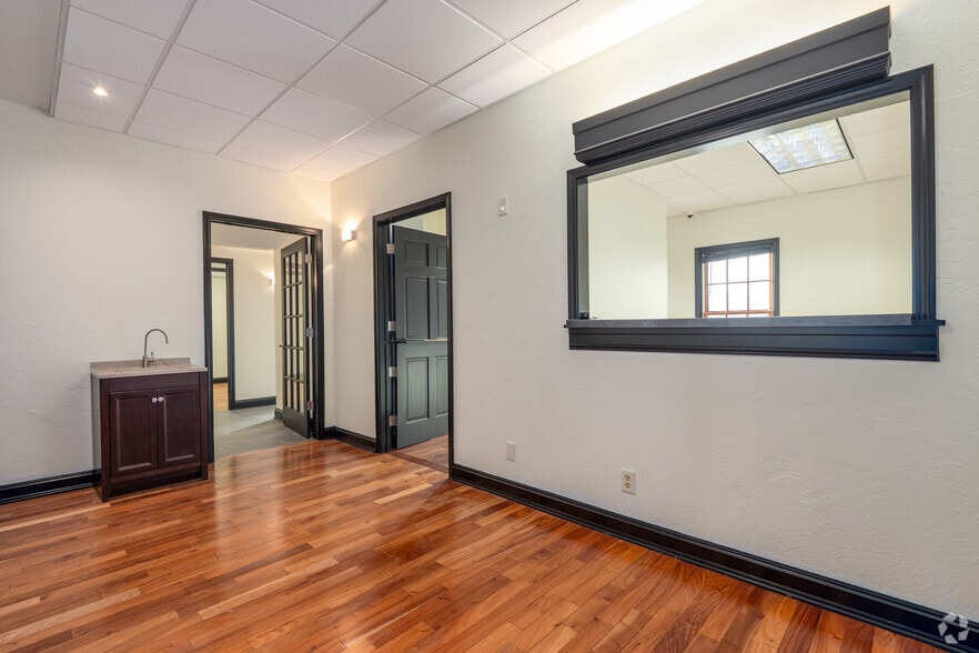 More Photos Of 10144 N Port Washington Rd, Mequon Office For Lease