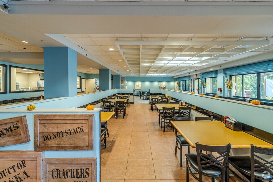 More Photos Of 7675 W Irlo Bronson Memorial Hwy, Kissimmee Hotel For Sale