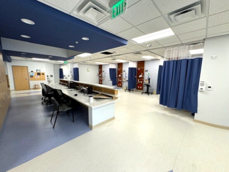 More Photos Of 1745 Heritage Trl, Naples Medical For Sale