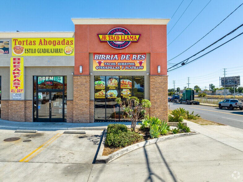 More Photos Of 10118 San Fernando Rd, Pacoima Unknown For Lease