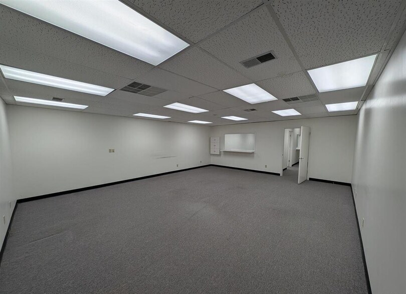 More Photos Of 7501 N University St, Peoria General Retail For Lease