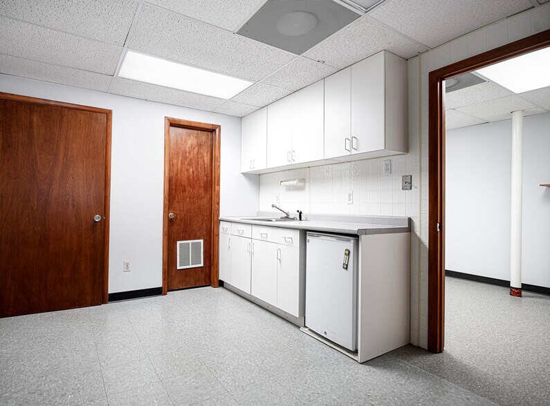 More Photos Of 1131 Belair Rd, Bel Air Medical For Lease