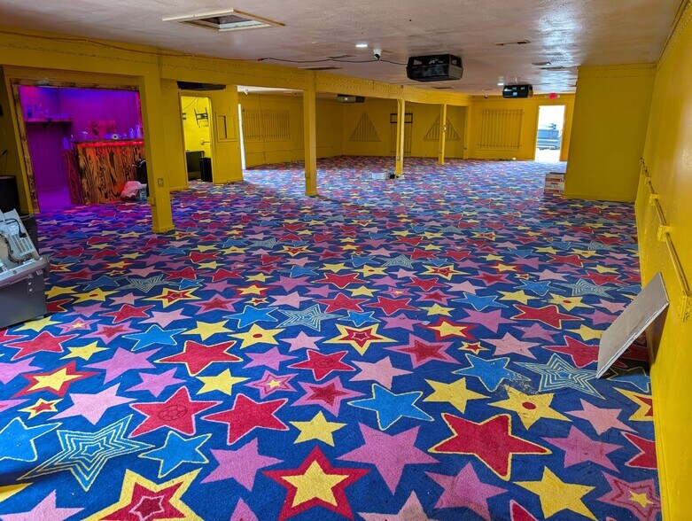 More Photos Of 16602 Sea Lark Rd, Houston Loft Creative Space For Sale