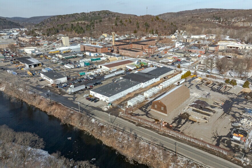 More Photos Of 176 Chase River Rd, Waterbury Manufacturing For Lease