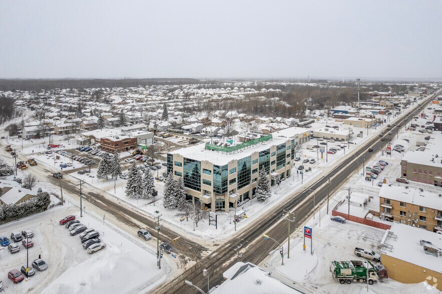More Photos Of 4650-4660 Boul Des Laurentides, Laval Medical For Lease