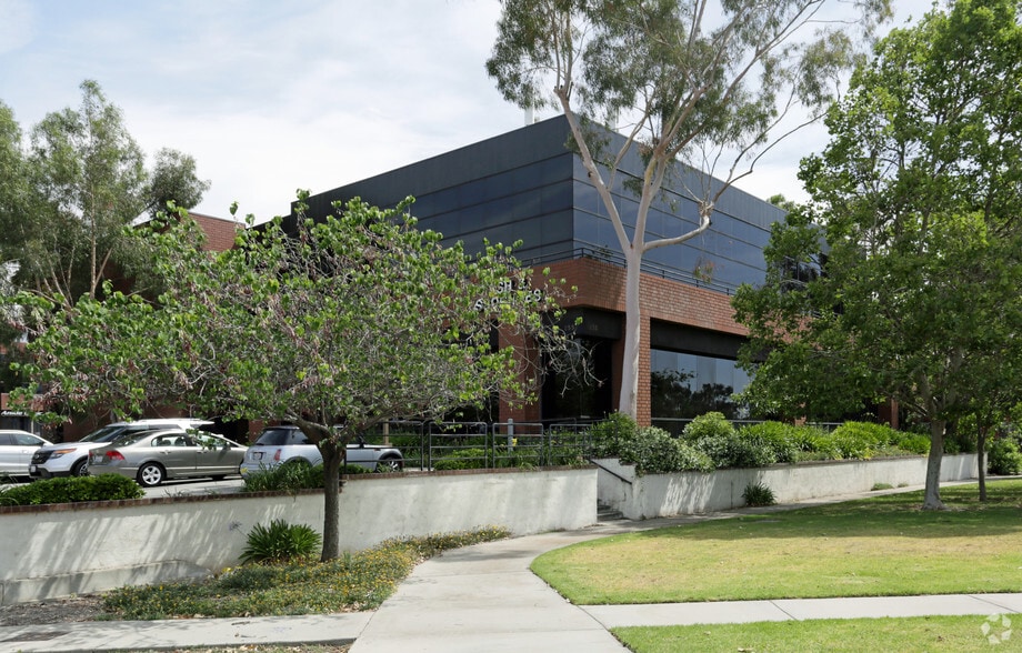 More Photos Of 255 W Foothill Blvd, Upland Office Residential For Lease