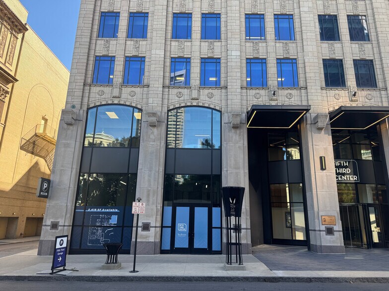 More Photos Of 21 E State St, Columbus Office For Lease