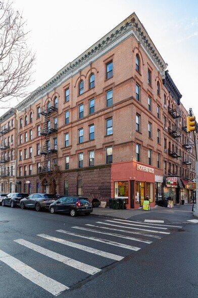 More Photos Of 495 Amsterdam Ave, New York General Retail For Sale