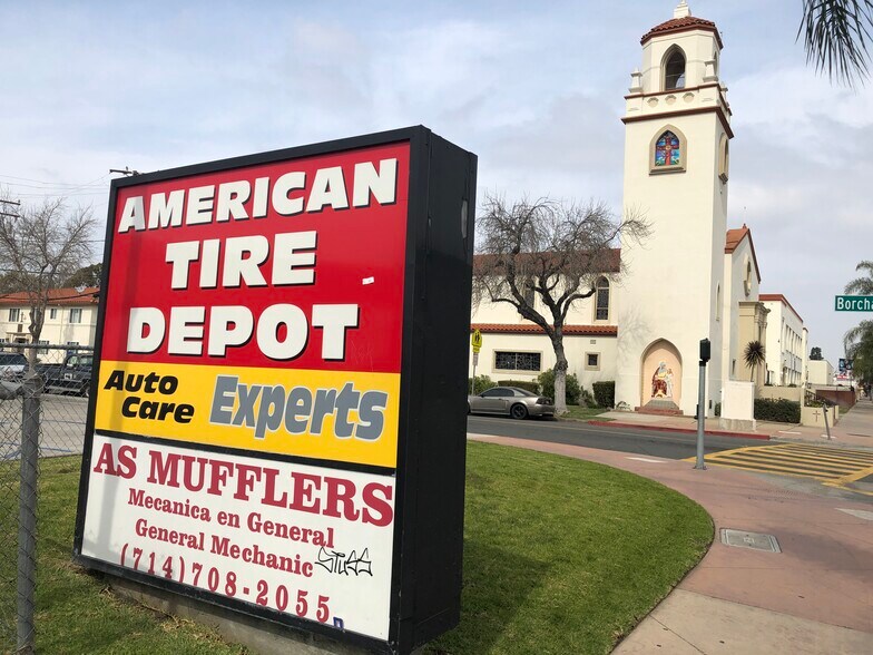 More Photos Of 1402 S Main St, Santa Ana Auto Repair For Lease
