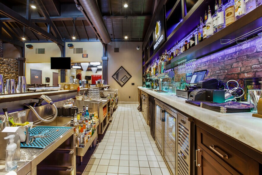 More Photos Of 11275 Folsom Blvd, Rancho Cordova Restaurant For Lease