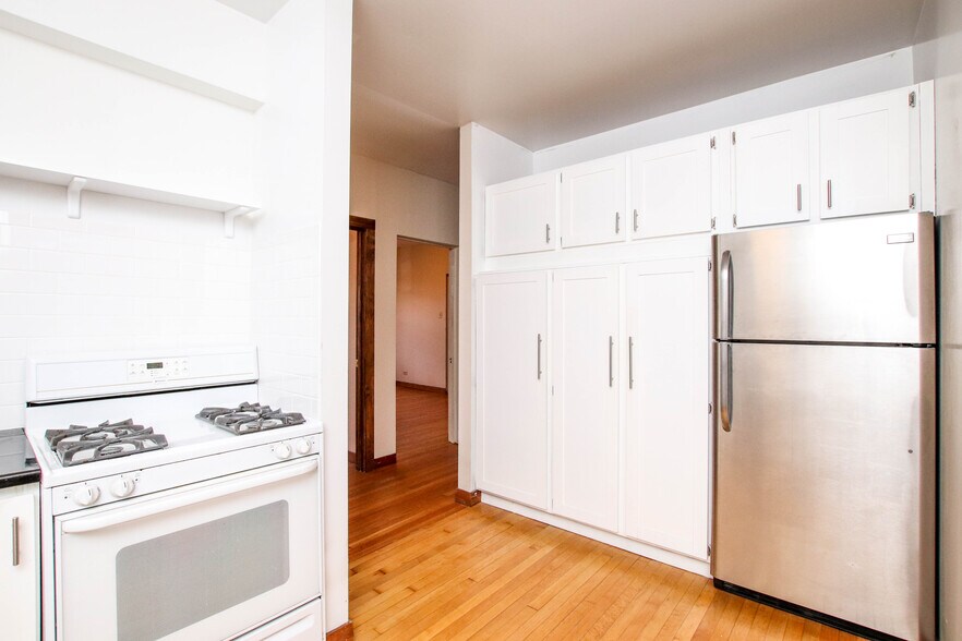More Photos Of 3751 N Marshfield Ave, Chicago Apartments For Sale